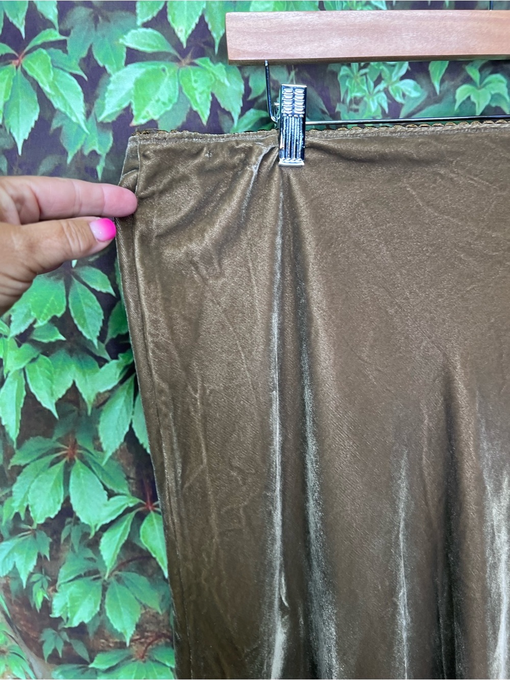 HOUSE OF HARLOW Quiet Luxury Bronze Crushed Velvet Longline Lace Trim Skirt, L - Picture 9 of 13